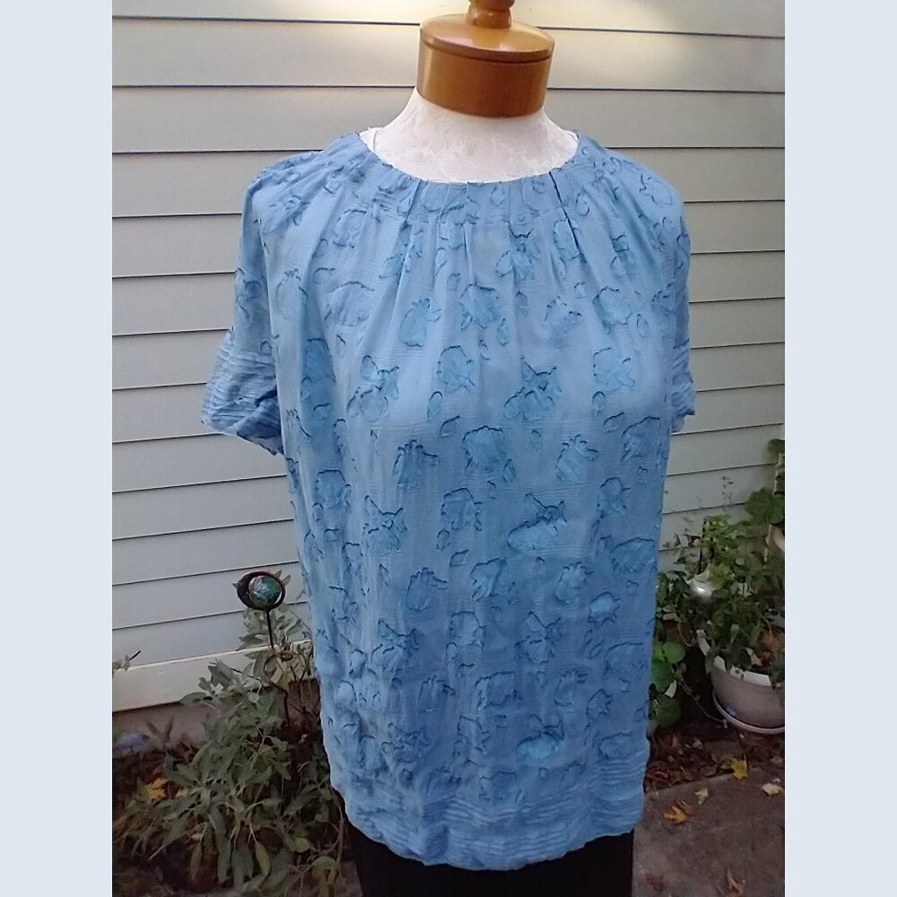 Top: Silk/rayon/cotton, blue, short sleeve. Size XL - by BCBGMAXAZRIA